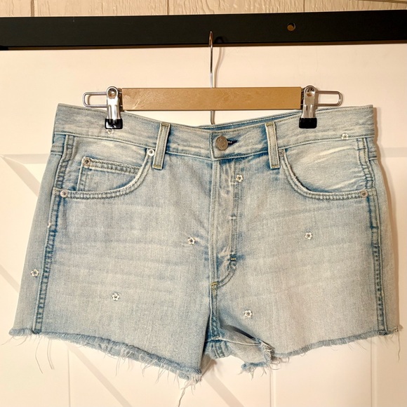 AMO Pants - AMO Babe Denim Shorts Size 29 33”Waist Light Wash Floral Embroidered Raw Hem